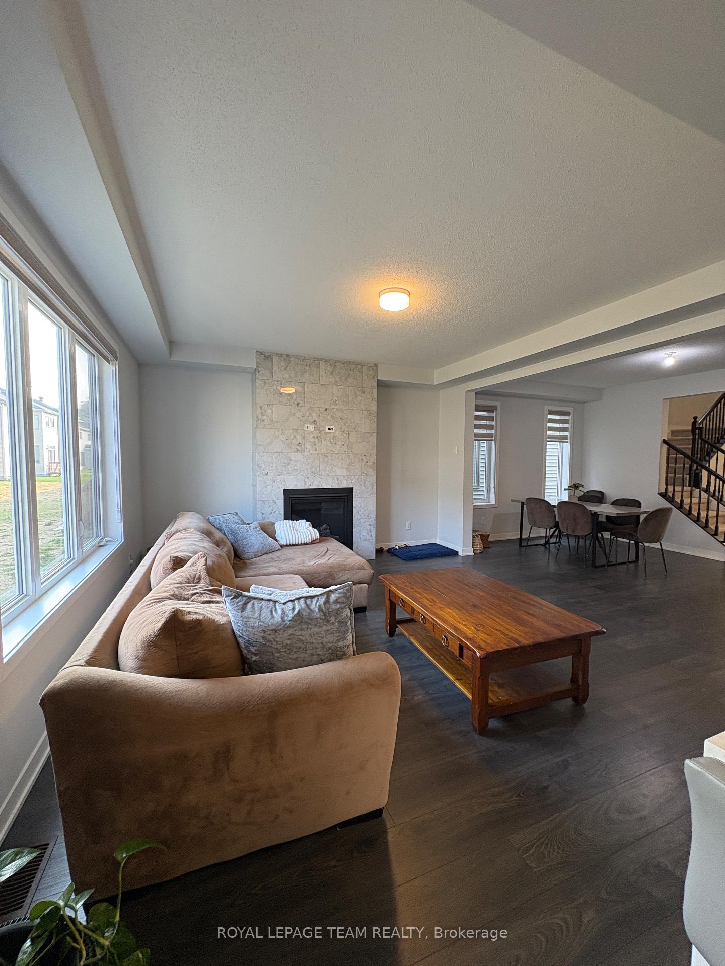 Photo 8 of 607 Cygnus Street, Ottawa, Barrhaven - Half Moon Bay — HOMEH