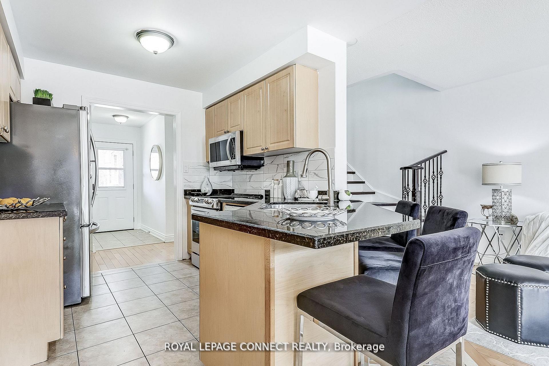Photo 7 of 12 Aldonschool Court, Ajax, South East — HOMEH