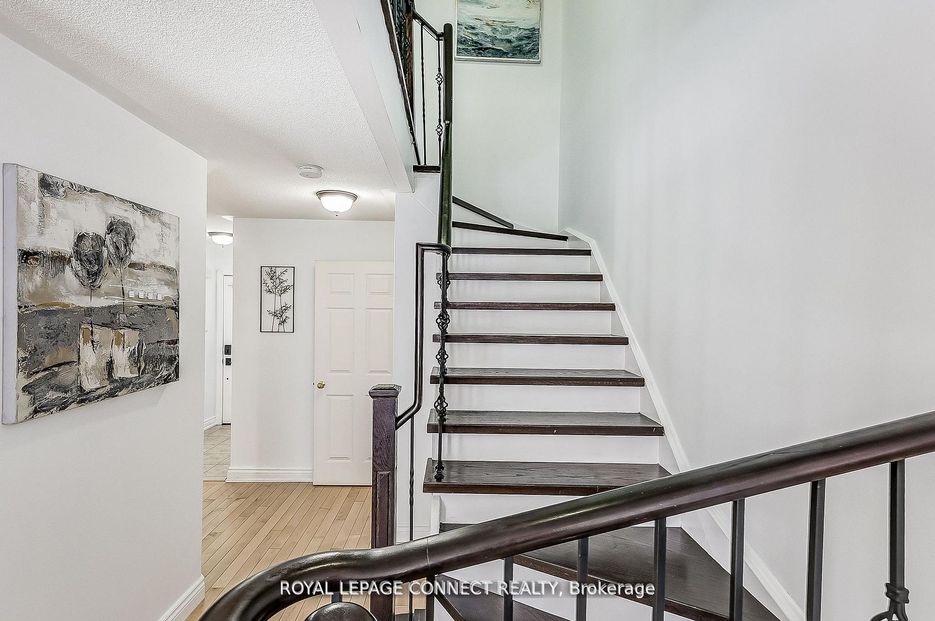 Photo 14 of 12 Aldonschool Court, Ajax, South East — HOMEH