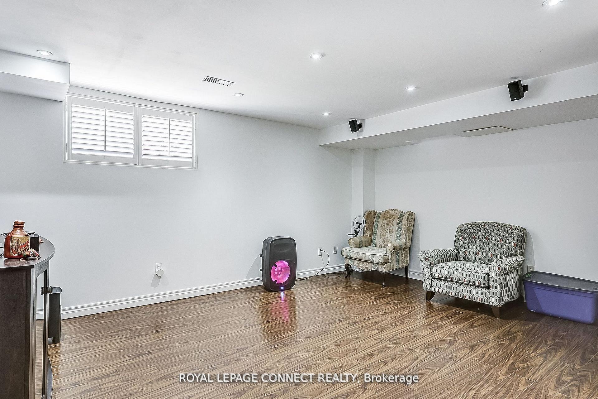 Photo 25 of 12 Aldonschool Court, Ajax, South East — HOMEH