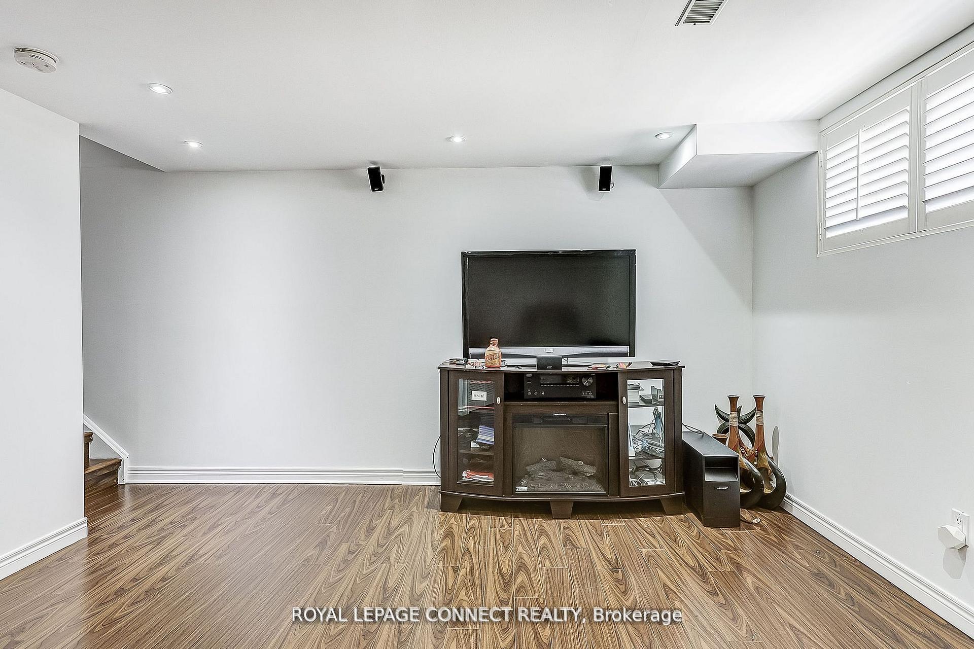 Photo 28 of 12 Aldonschool Court, Ajax, South East — HOMEH