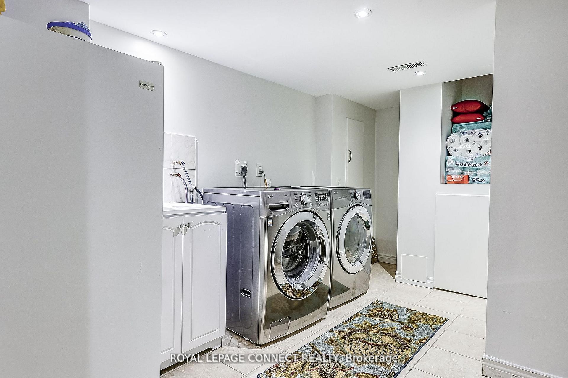 Photo 29 of 12 Aldonschool Court, Ajax, South East — HOMEH