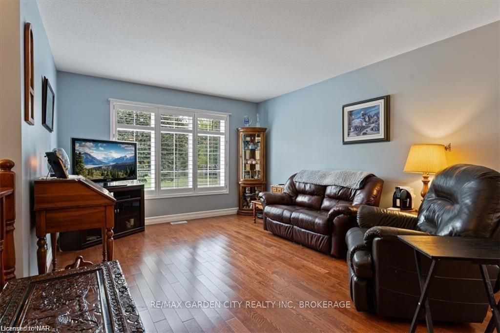 Photo 6 of 19 Glen Park Drive, Welland, Prince Charles — HOMEH