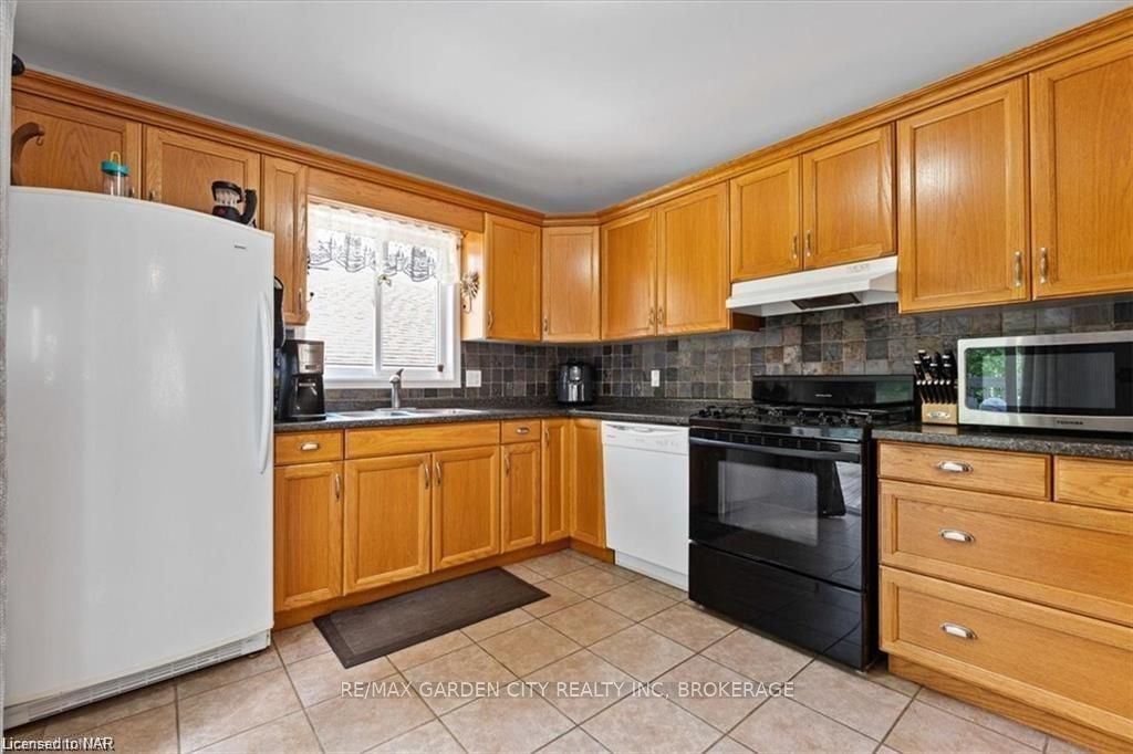 Photo 9 of 19 Glen Park Drive, Welland, Prince Charles — HOMEH