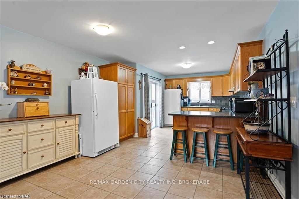 Photo 11 of 19 Glen Park Drive, Welland, Prince Charles — HOMEH