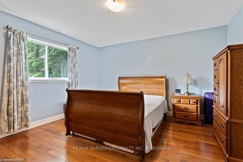 Photo 13 of 19 Glen Park Drive, Welland, Prince Charles — HOMEH