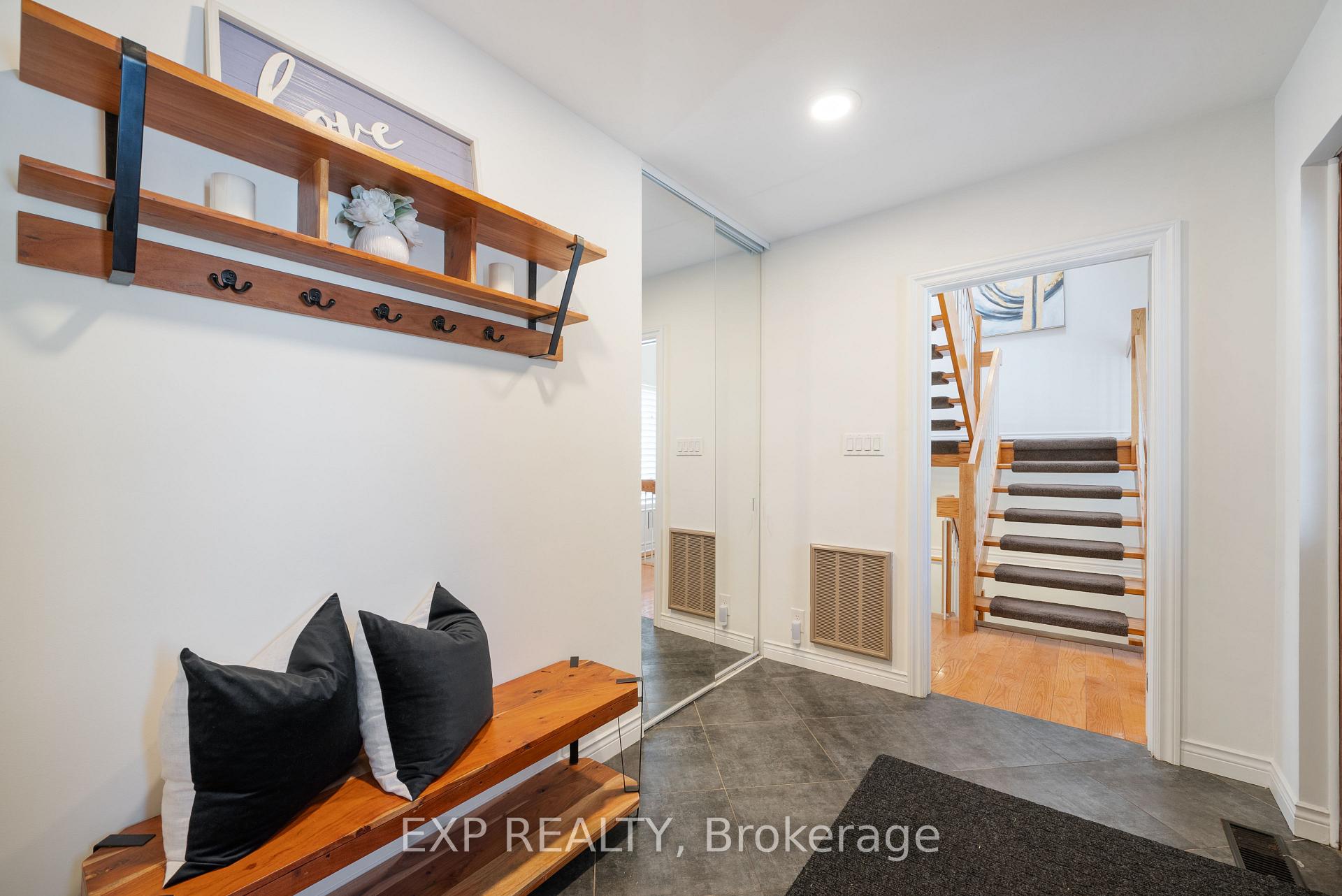 Photo 3 of 494 Rougemount Drive S, Pickering, Rosebank — HOMEH