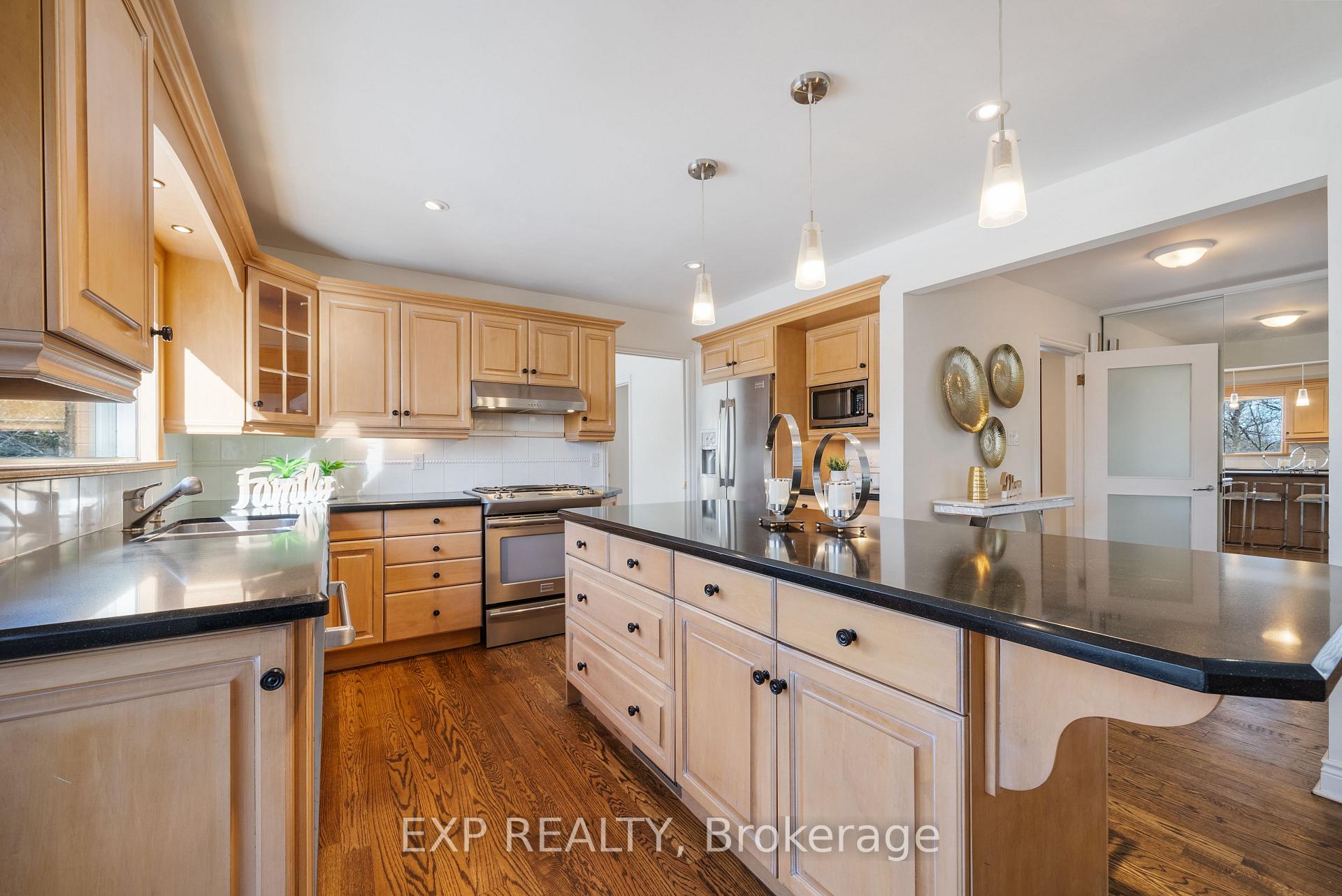 Photo 8 of 494 Rougemount Drive S, Pickering, Rosebank — HOMEH