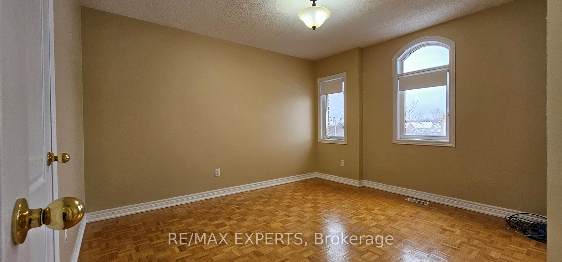 Photo 24 of 52 Fermar Drive, Vaughan, Maple — HOMEH