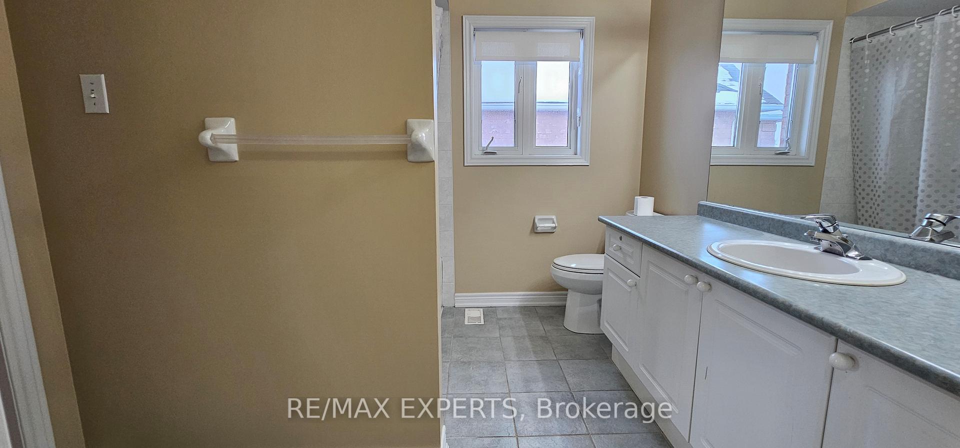 Photo 25 of 52 Fermar Drive, Vaughan, Maple — HOMEH