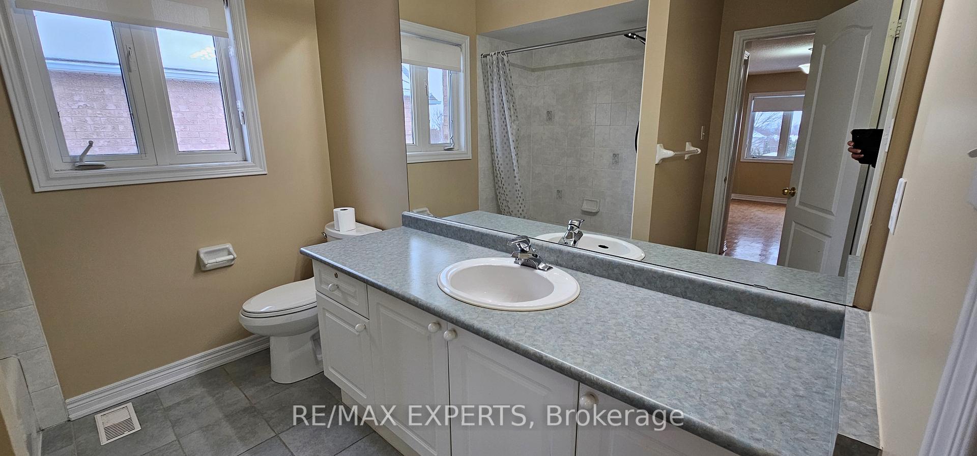 Photo 27 of 52 Fermar Drive, Vaughan, Maple — HOMEH