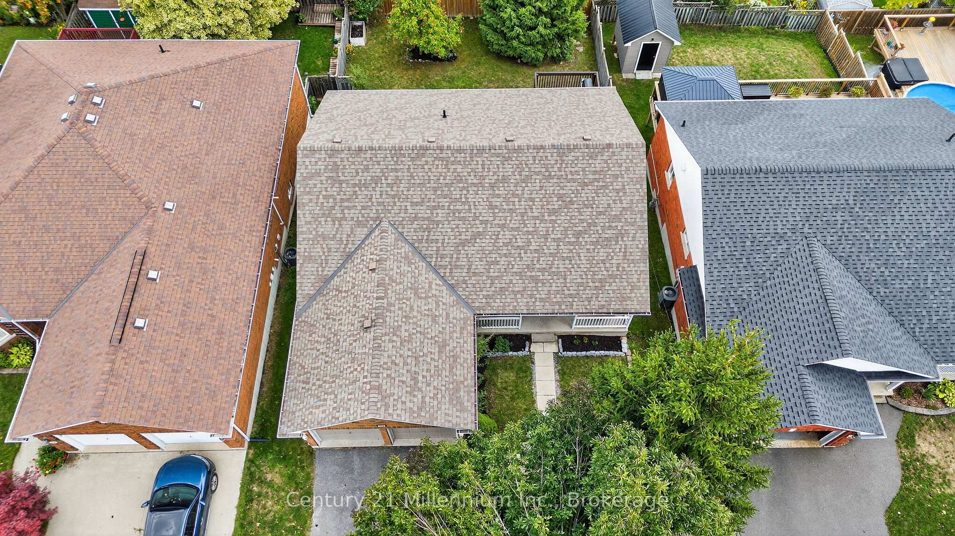 Photo 5 of 702 Spillsbury Drive, Peterborough, Otonabee Ward 1 — HOMEH
