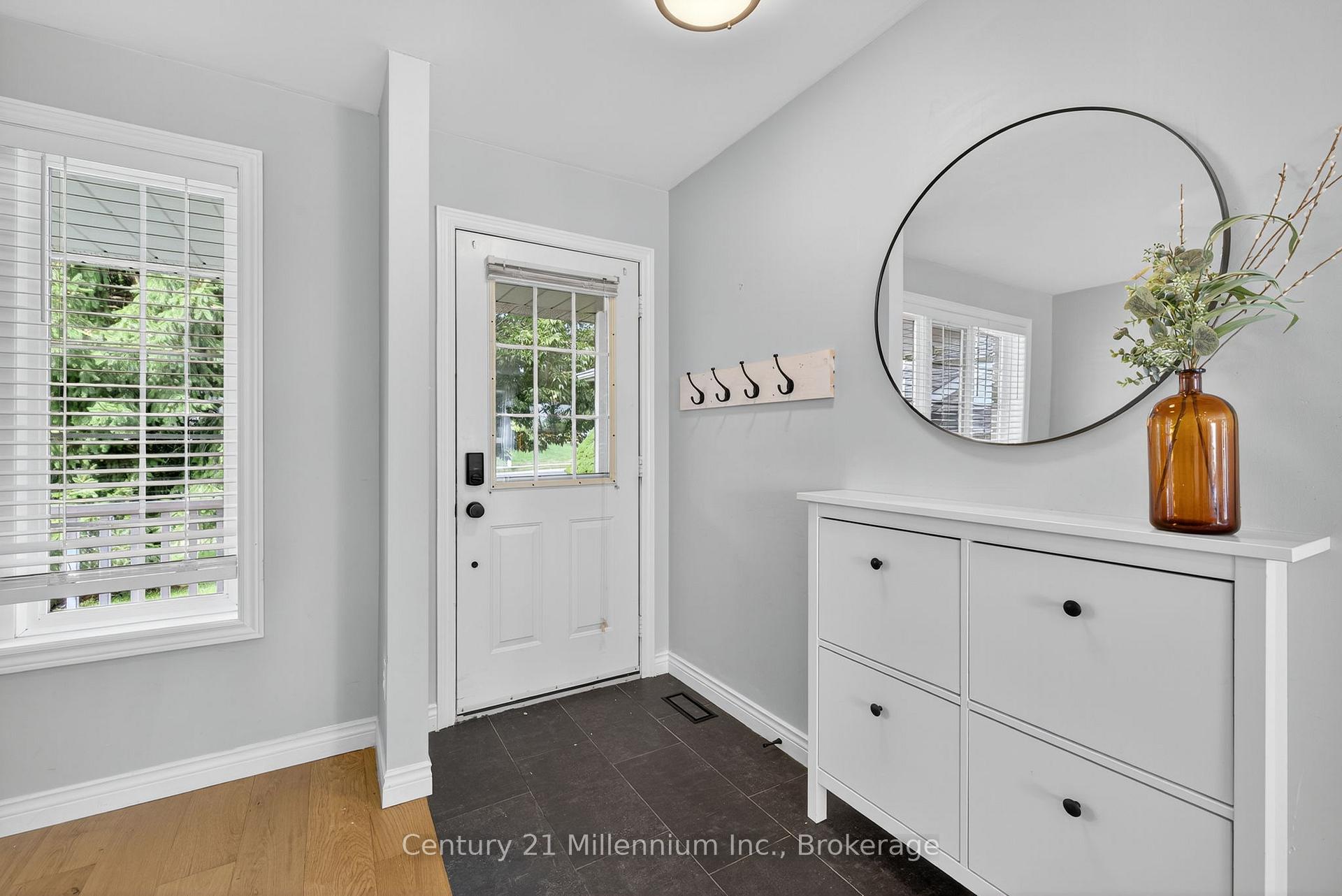 Photo 6 of 702 Spillsbury Drive, Peterborough, Otonabee Ward 1 — HOMEH