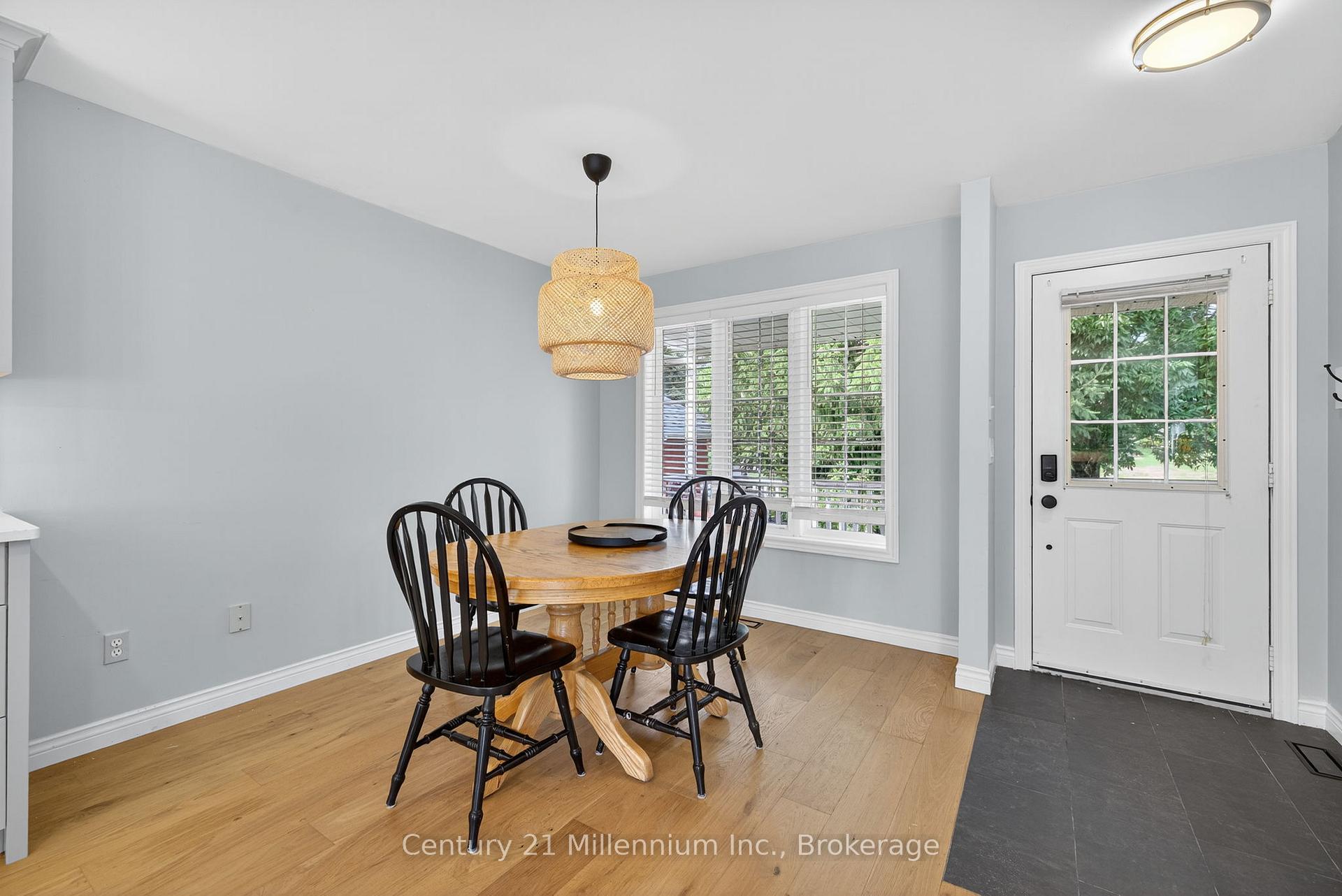 Photo 7 of 702 Spillsbury Drive, Peterborough, Otonabee Ward 1 — HOMEH