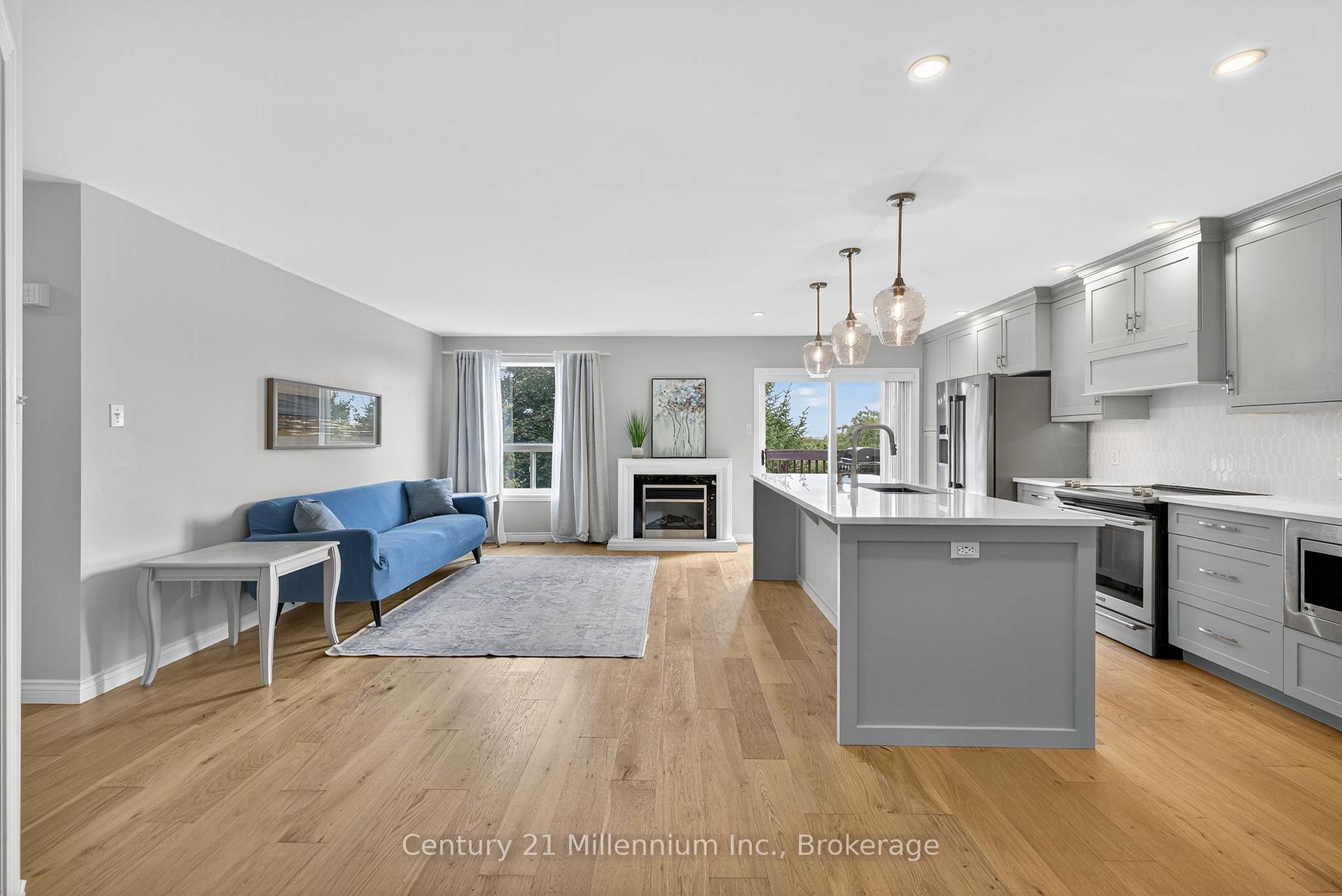 Photo 10 of 702 Spillsbury Drive, Peterborough, Otonabee Ward 1 — HOMEH