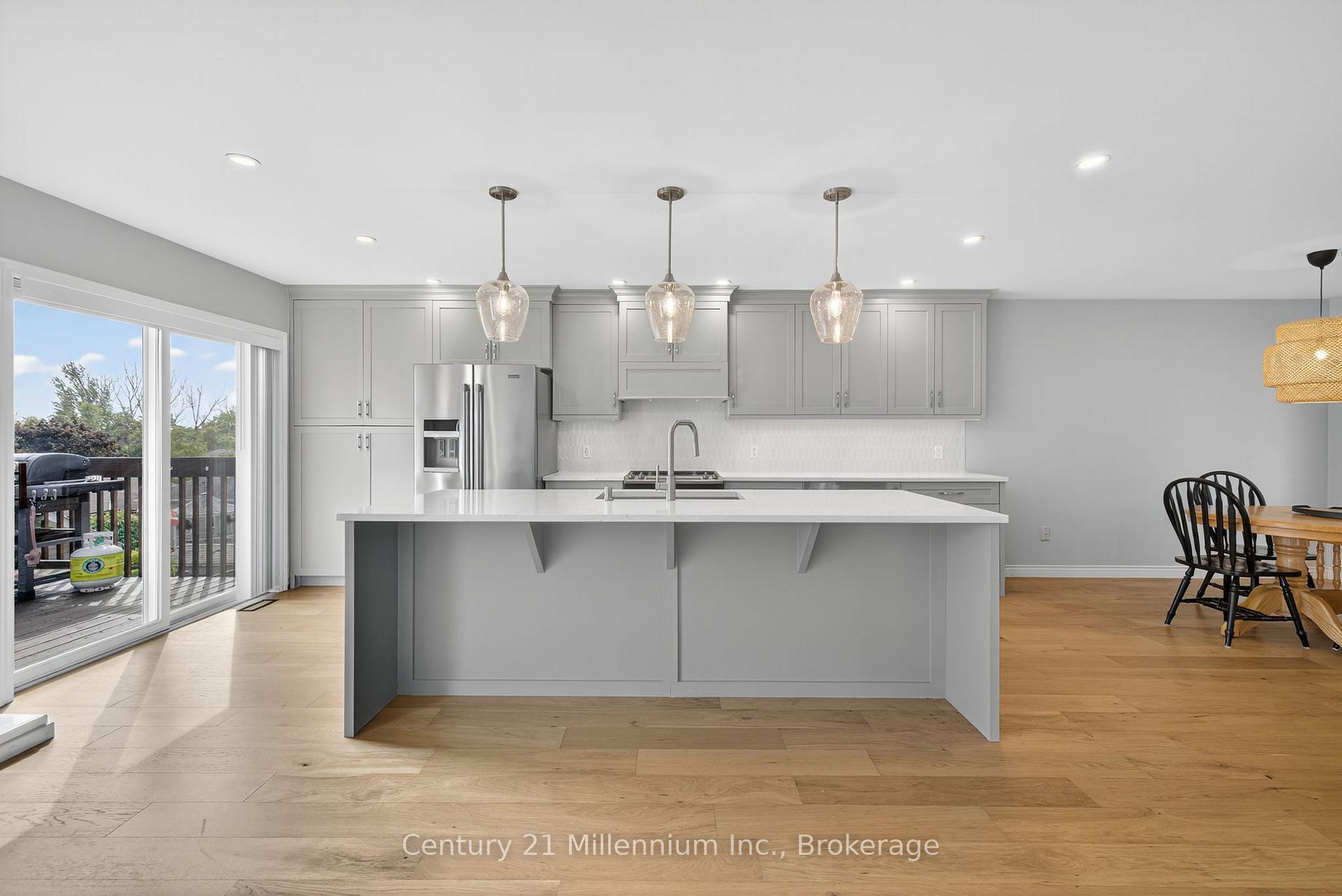 Photo 14 of 702 Spillsbury Drive, Peterborough, Otonabee Ward 1 — HOMEH