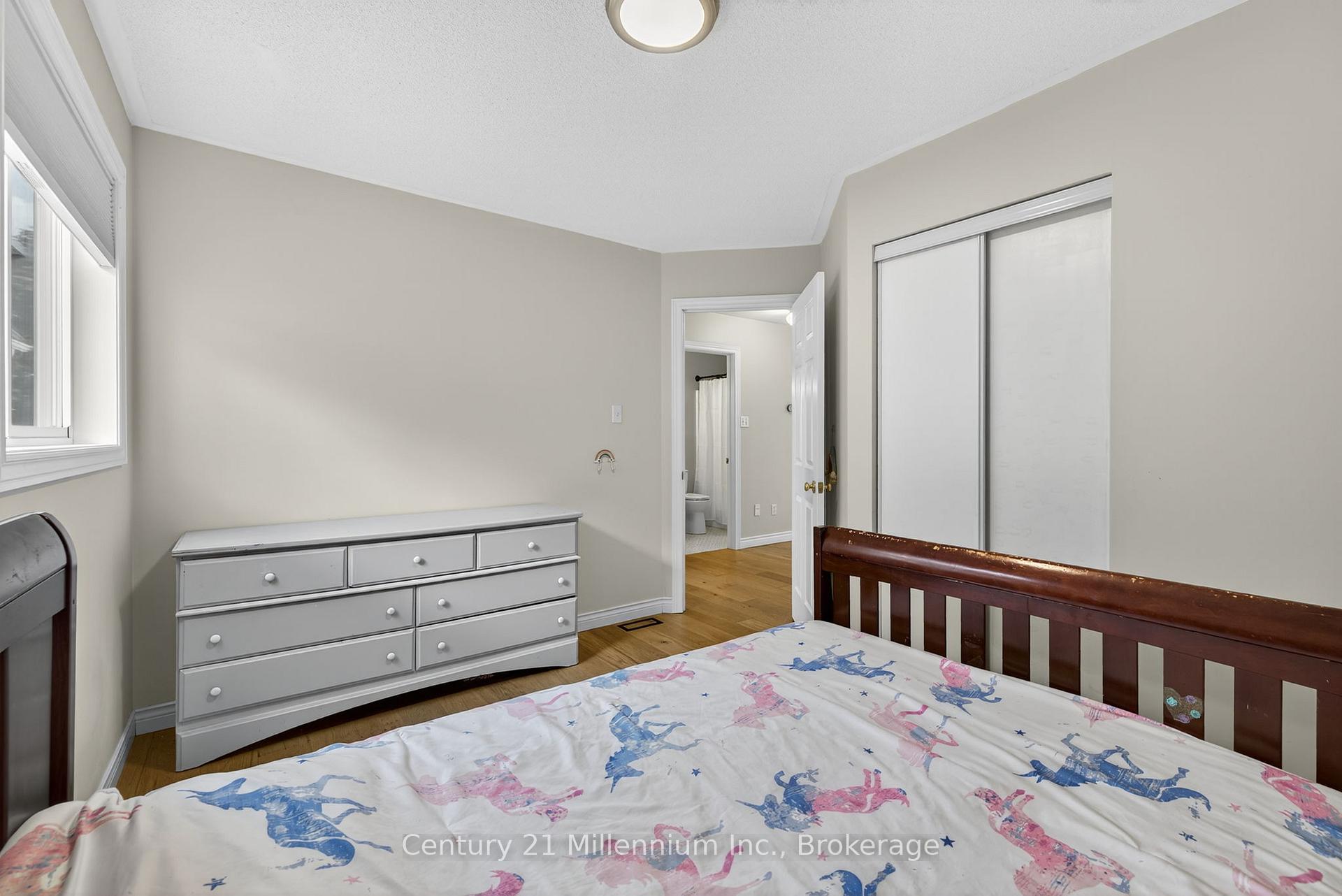 Photo 23 of 702 Spillsbury Drive, Peterborough, Otonabee Ward 1 — HOMEH