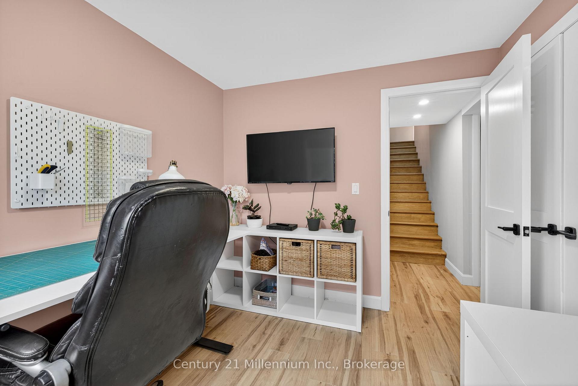 Photo 28 of 702 Spillsbury Drive, Peterborough, Otonabee Ward 1 — HOMEH
