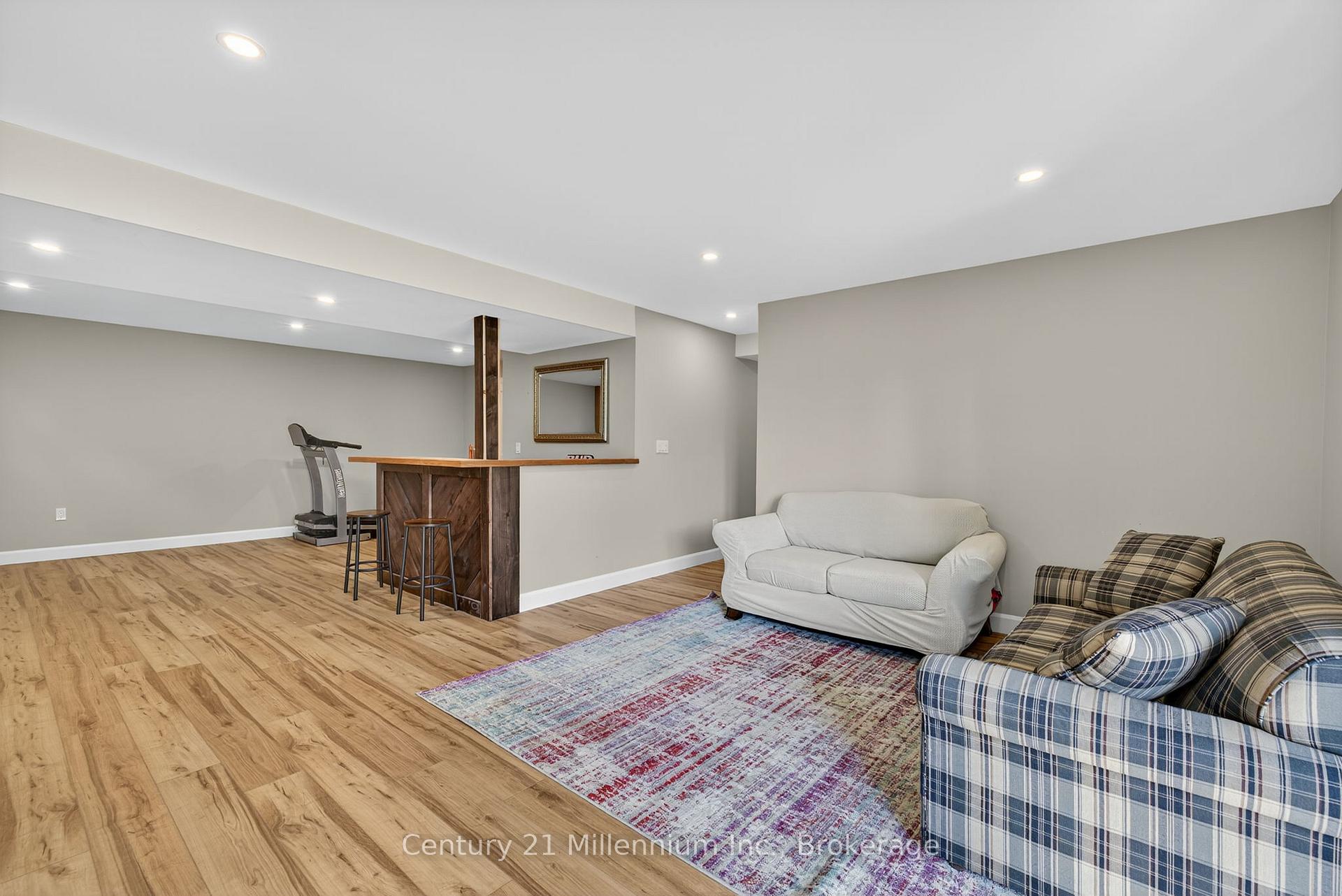 Photo 30 of 702 Spillsbury Drive, Peterborough, Otonabee Ward 1 — HOMEH