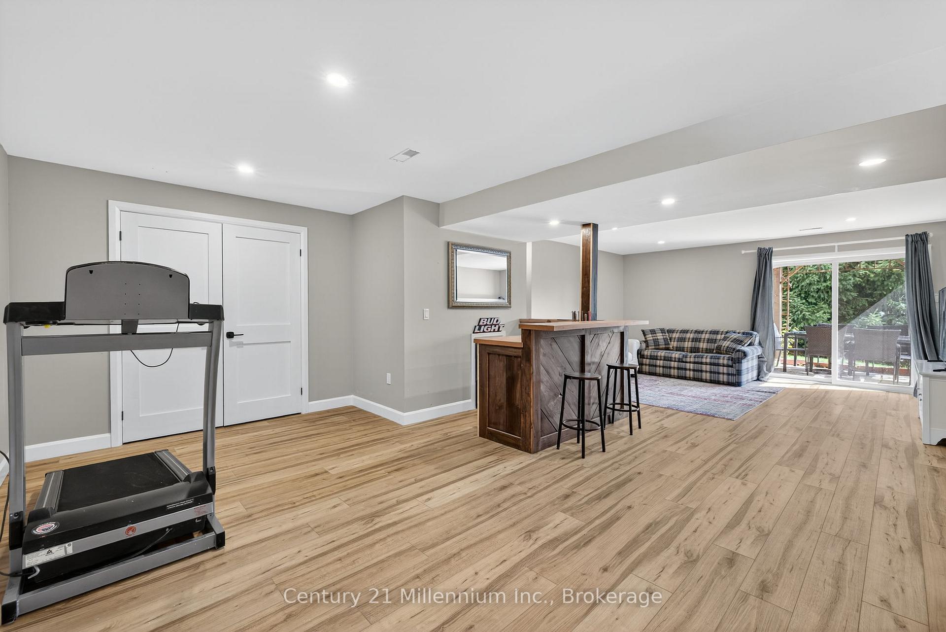 Photo 33 of 702 Spillsbury Drive, Peterborough, Otonabee Ward 1 — HOMEH