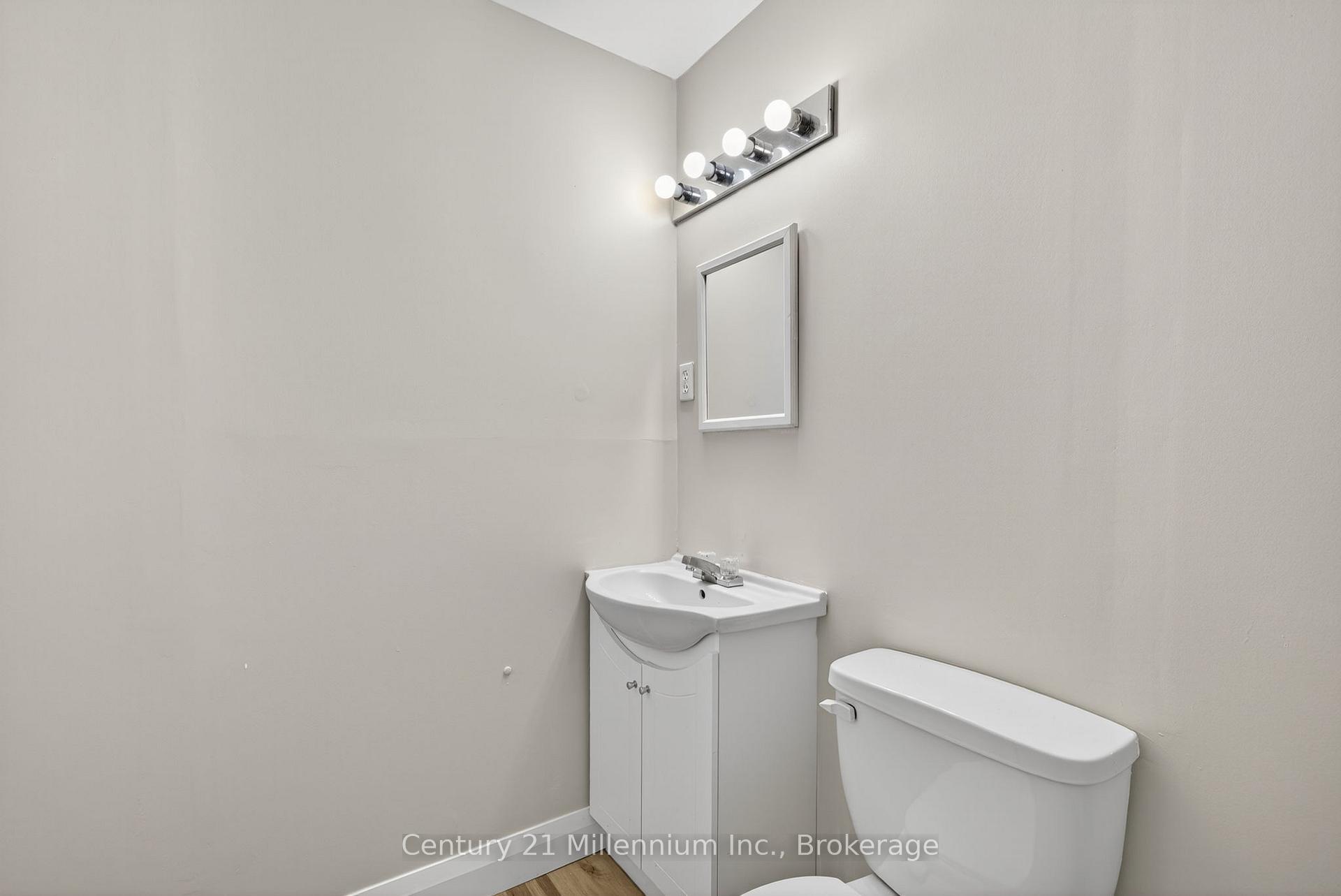 Photo 37 of 702 Spillsbury Drive, Peterborough, Otonabee Ward 1 — HOMEH