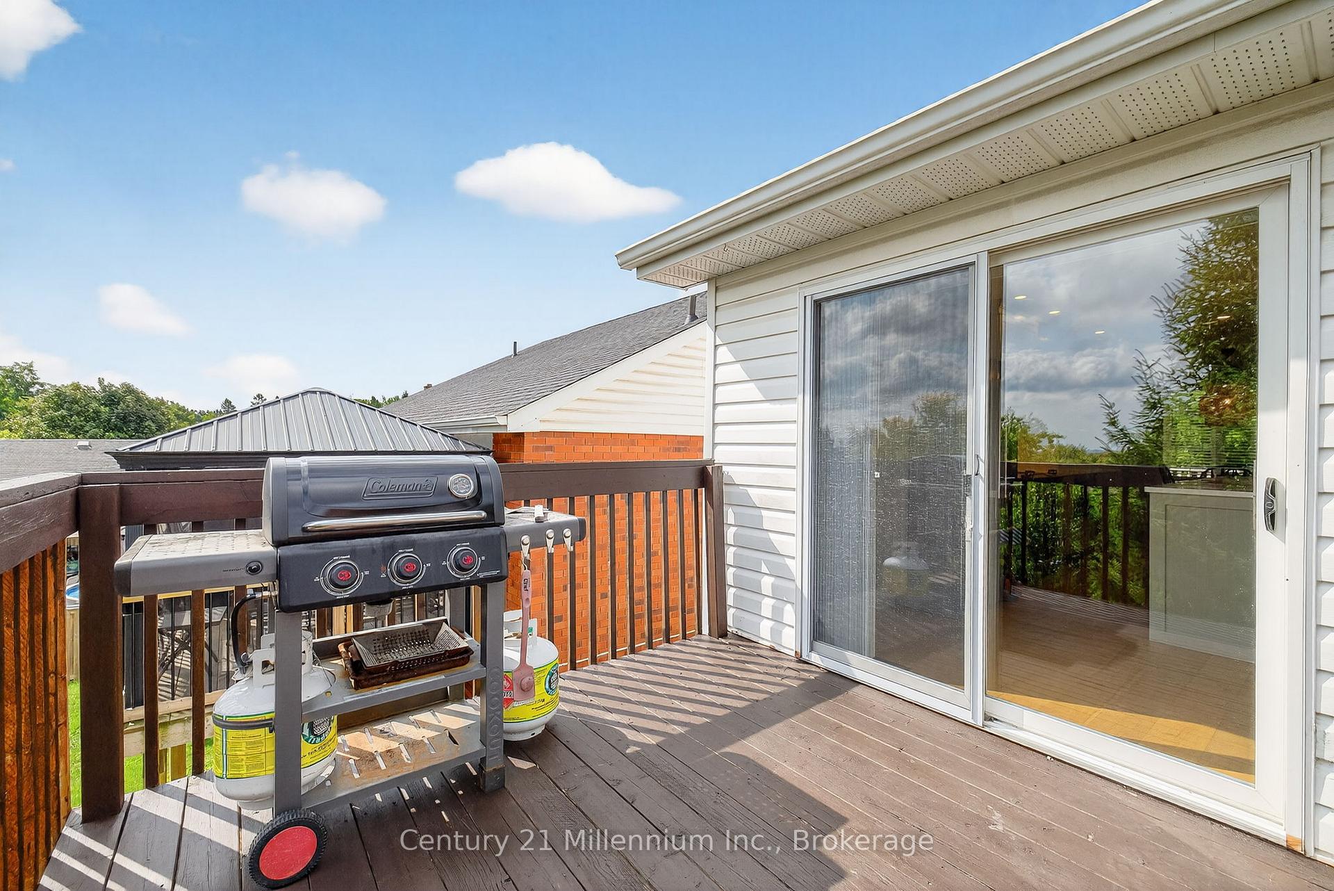 Photo 39 of 702 Spillsbury Drive, Peterborough, Otonabee Ward 1 — HOMEH