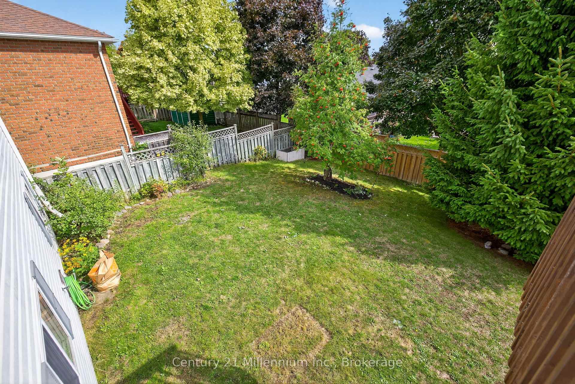Photo 41 of 702 Spillsbury Drive, Peterborough, Otonabee Ward 1 — HOMEH