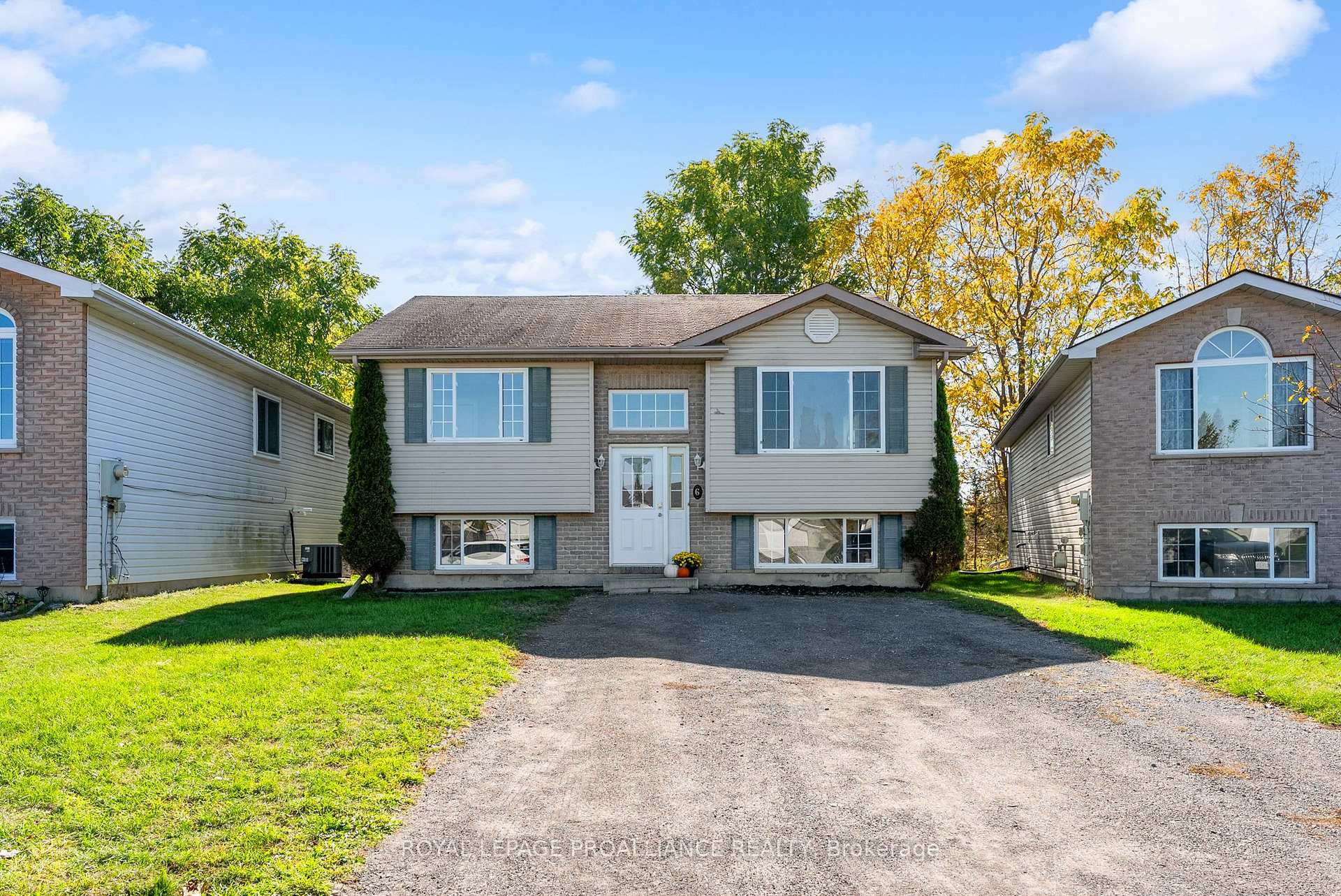 Photo 1 of 6 Lake Court, Belleville, Belleville Ward — HOMEH