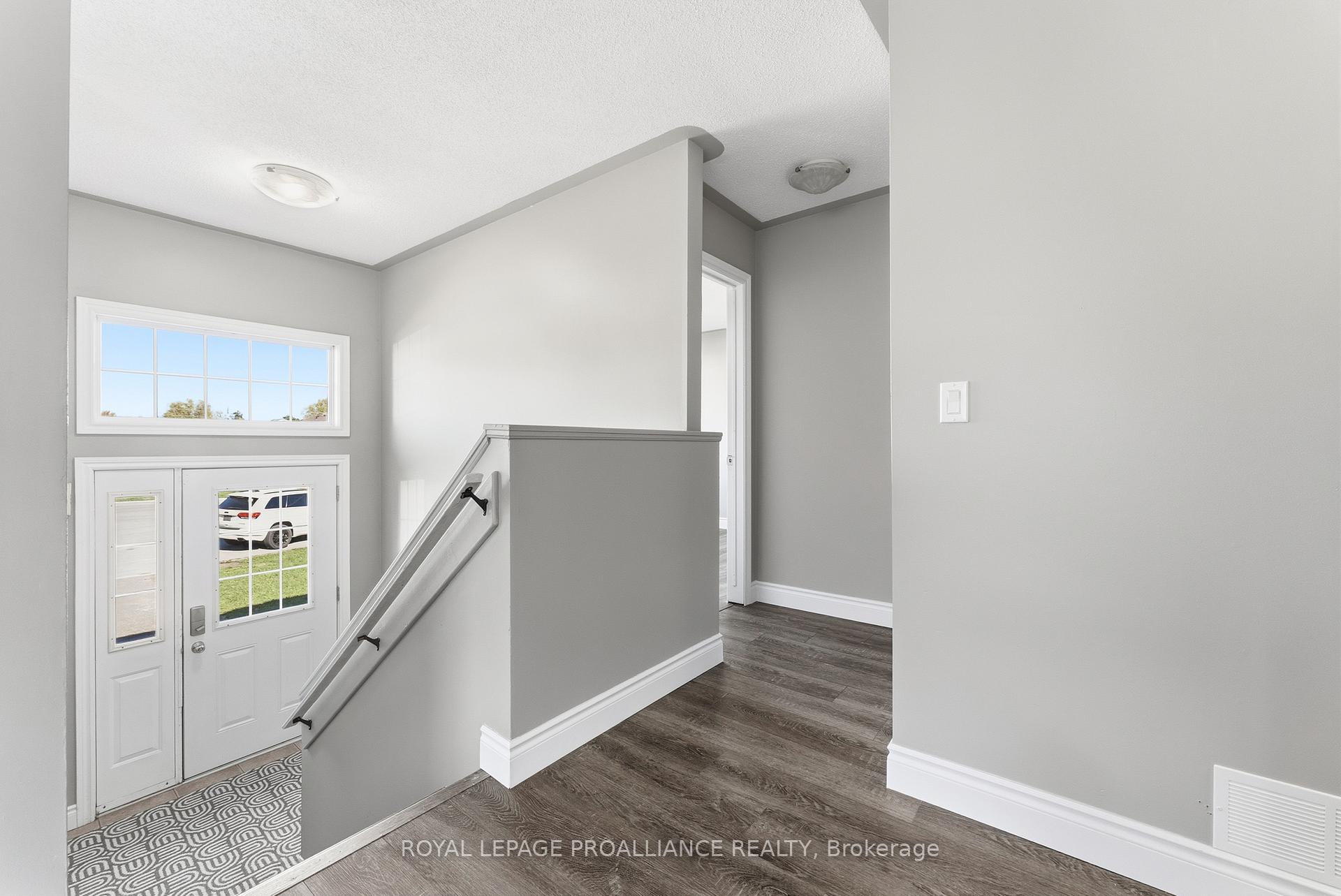 Photo 8 of 6 Lake Court, Belleville, Belleville Ward — HOMEH