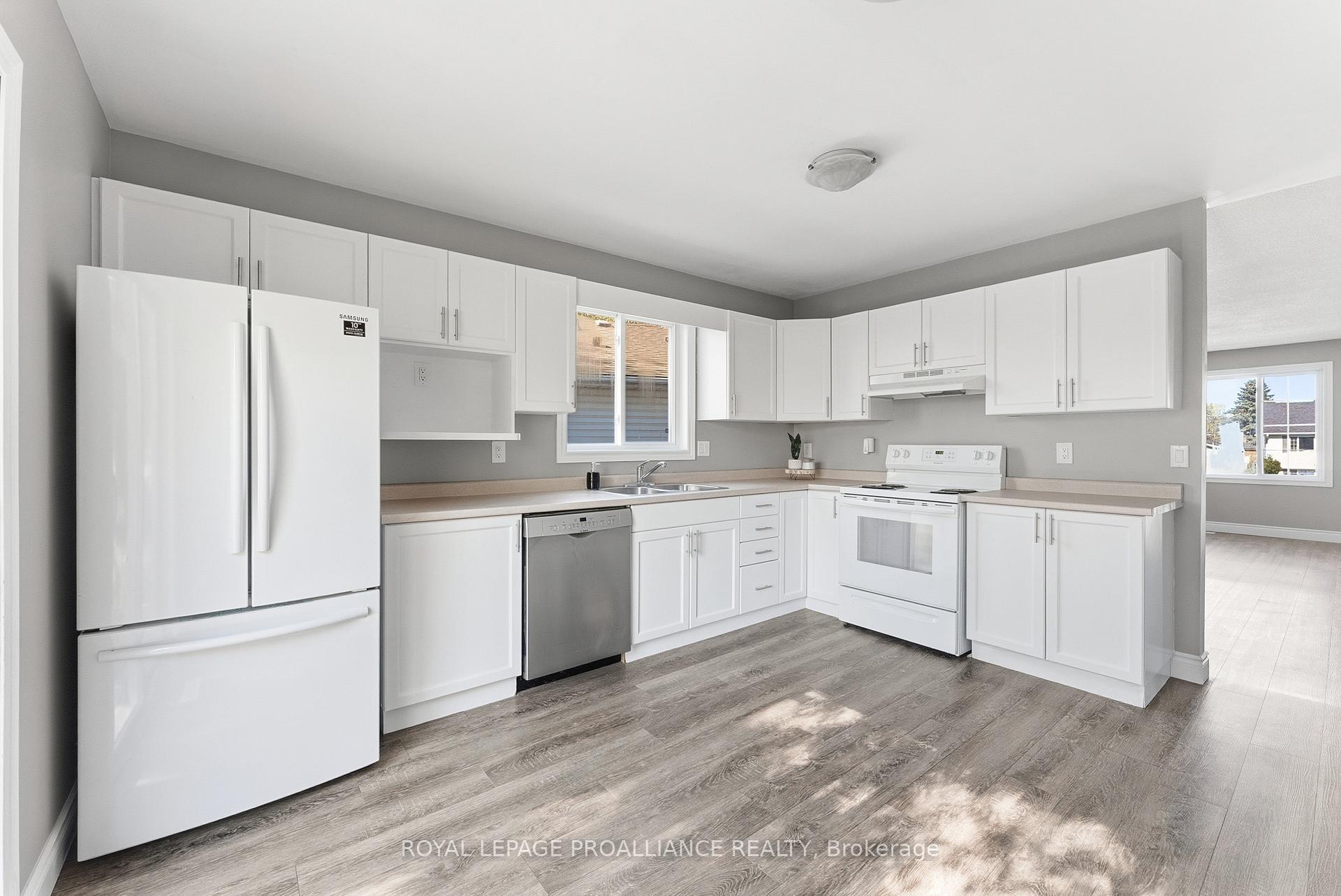 Photo 13 of 6 Lake Court, Belleville, Belleville Ward — HOMEH
