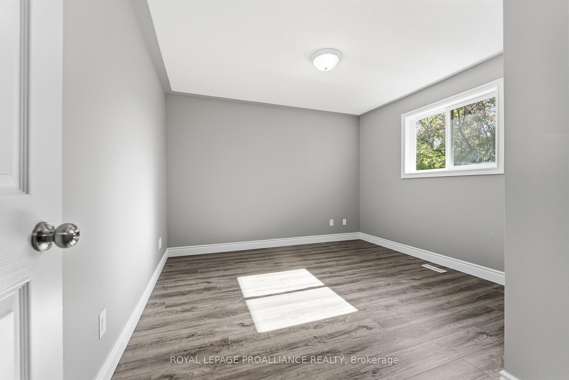 Photo 14 of 6 Lake Court, Belleville, Belleville Ward — HOMEH
