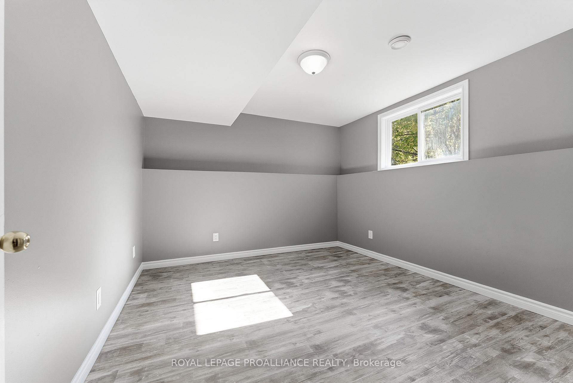 Photo 30 of 6 Lake Court, Belleville, Belleville Ward — HOMEH