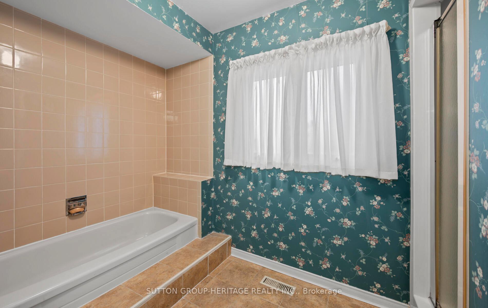 Photo 20 of 1242 Barnwood Square, Pickering, Liverpool — HOMEH