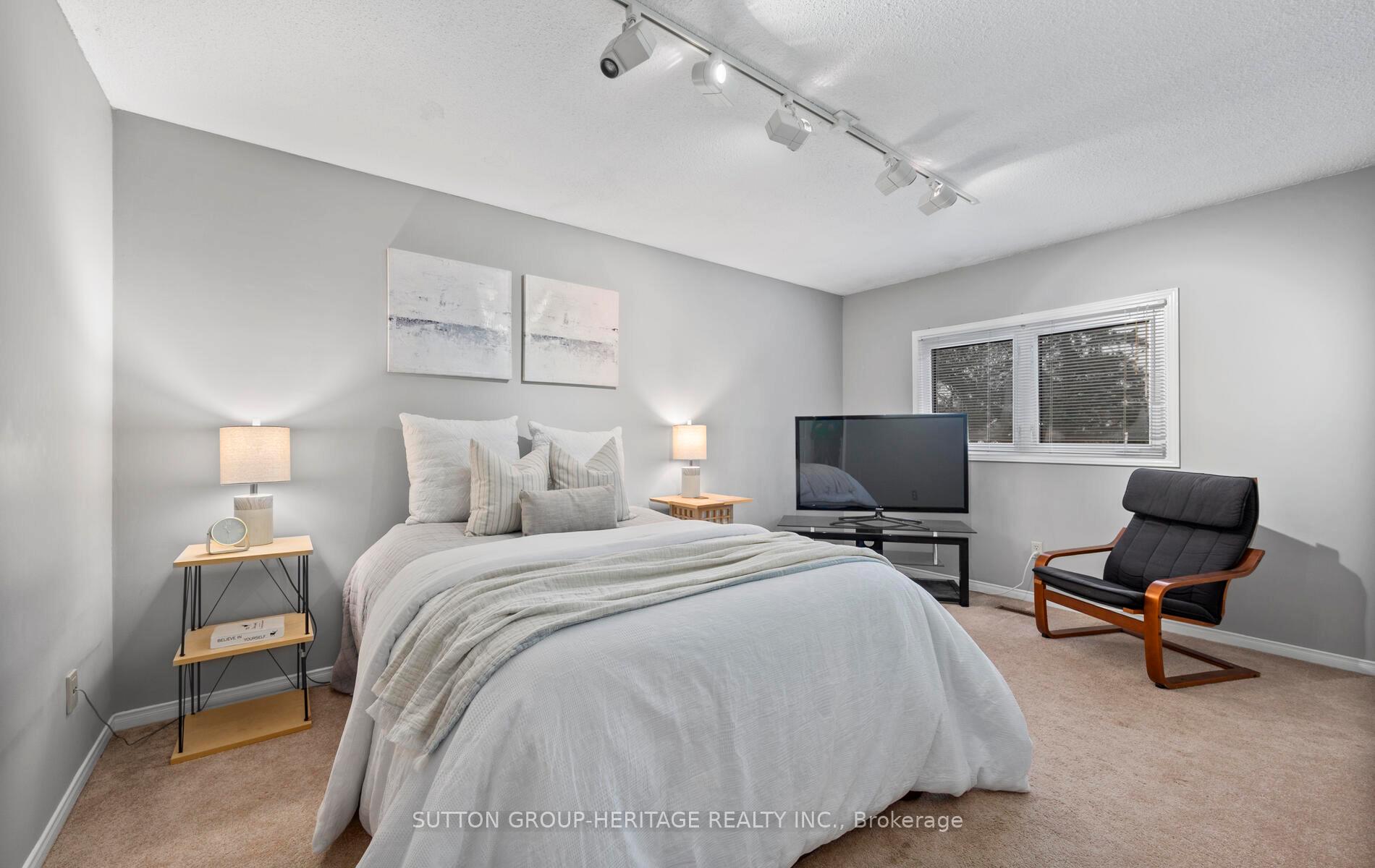 Photo 21 of 1242 Barnwood Square, Pickering, Liverpool — HOMEH