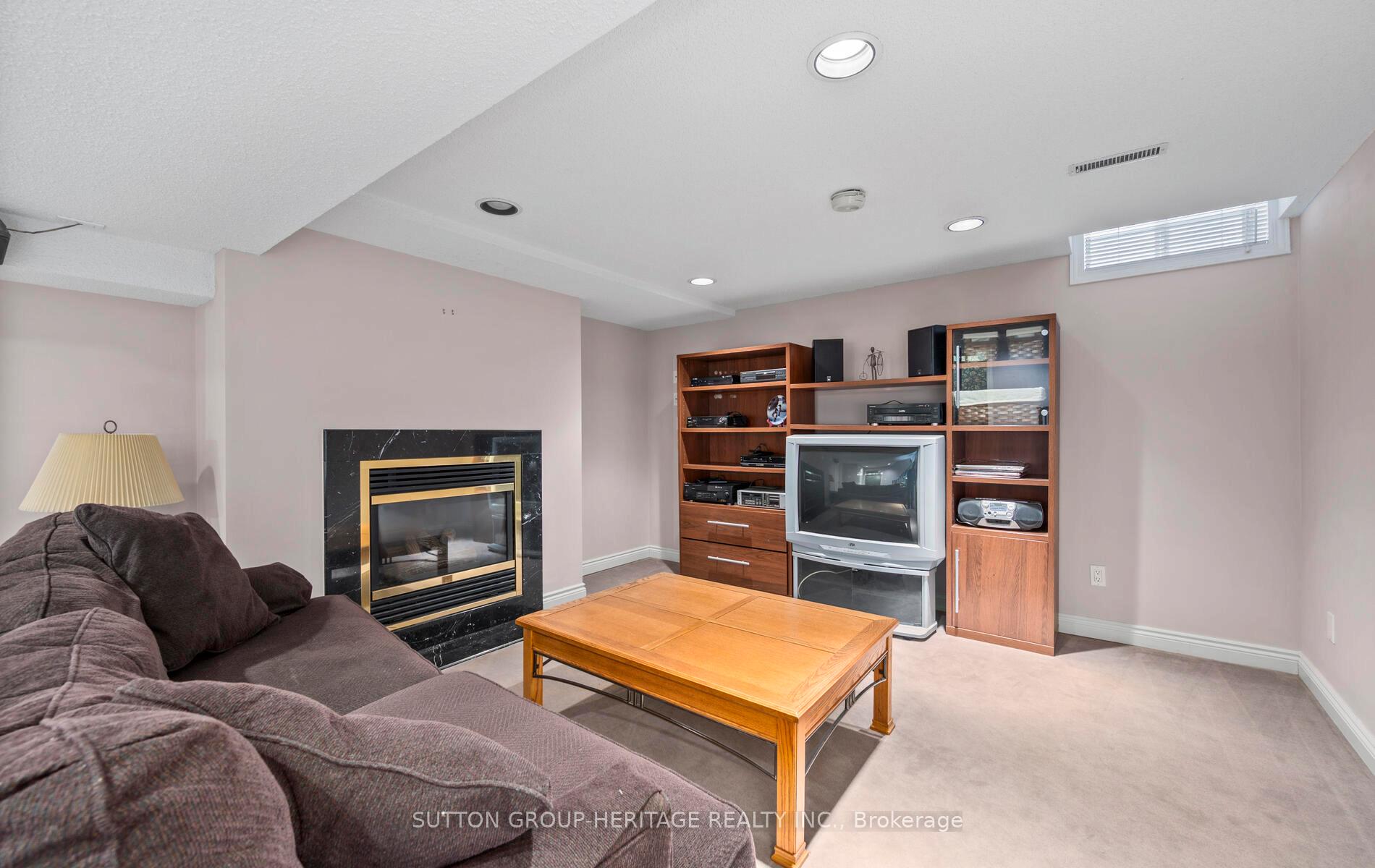 Photo 26 of 1242 Barnwood Square, Pickering, Liverpool — HOMEH