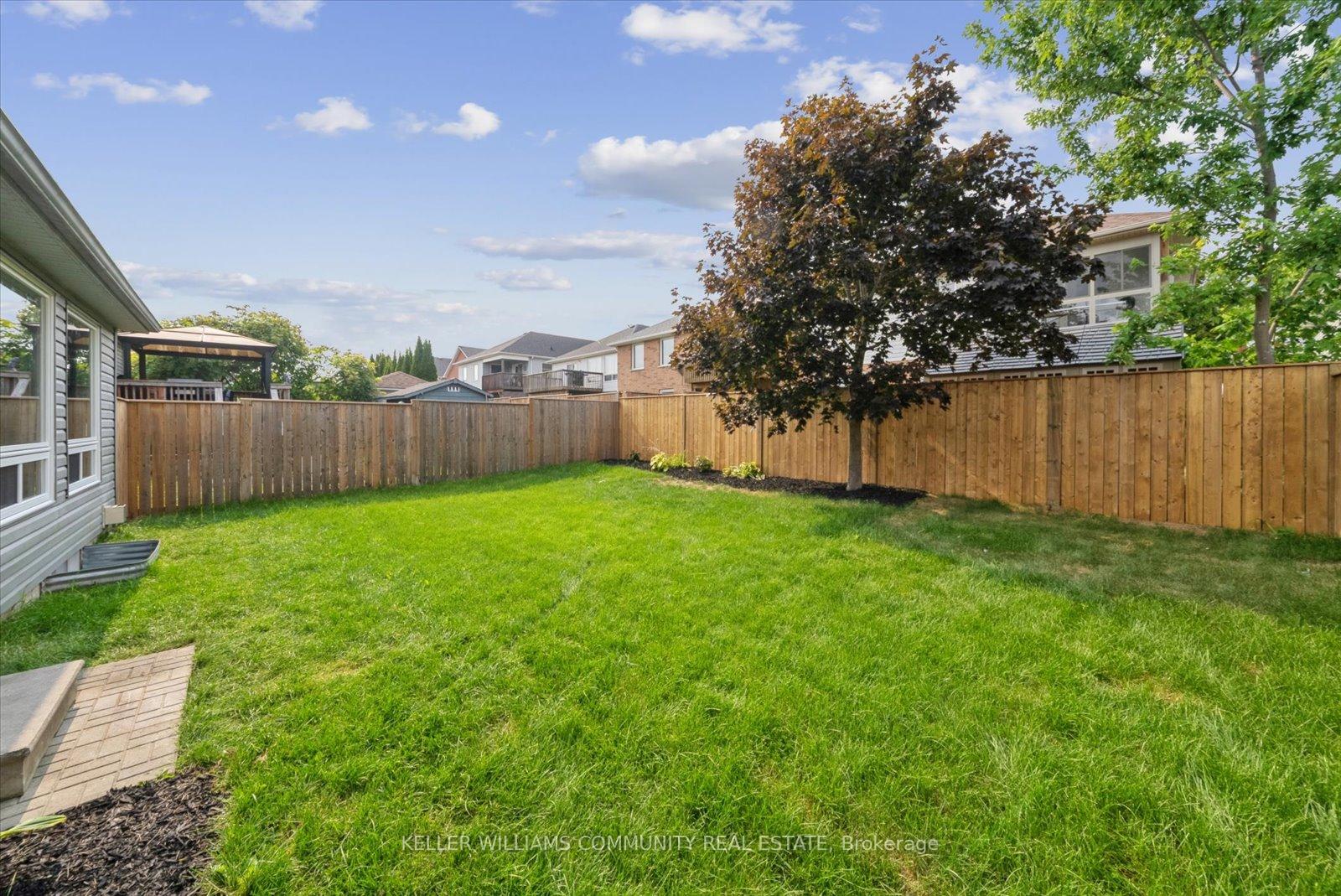 Photo 35 of 151 Parcells Crescent, Peterborough, Otonabee Ward 1 — HOMEH