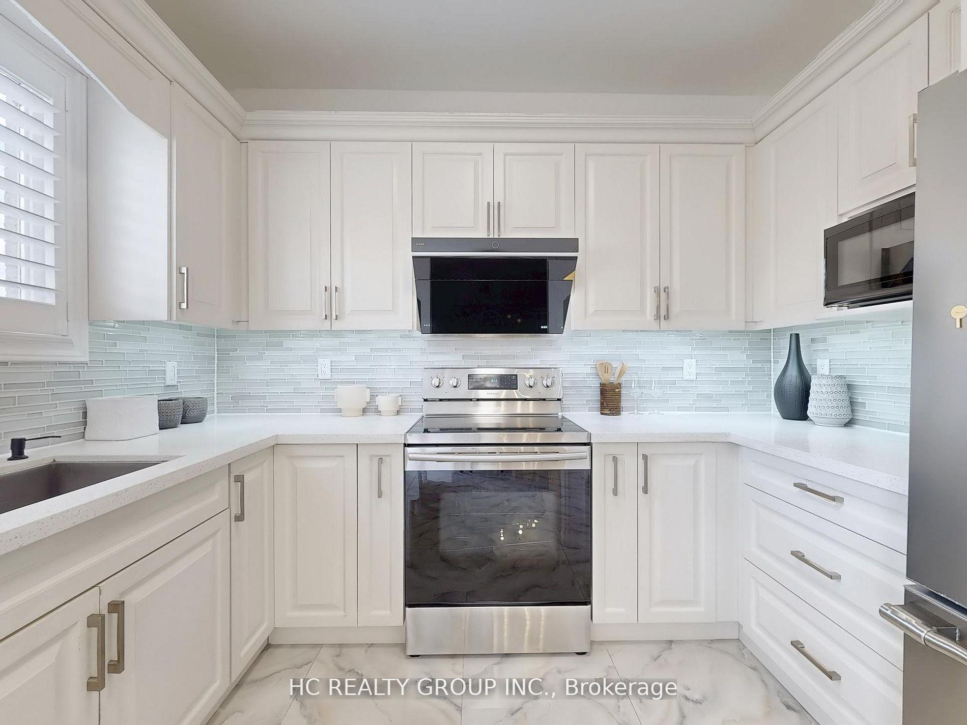 Photo 7 of 247 Dufferin Hill Drive, Vaughan, Patterson — HOMEH