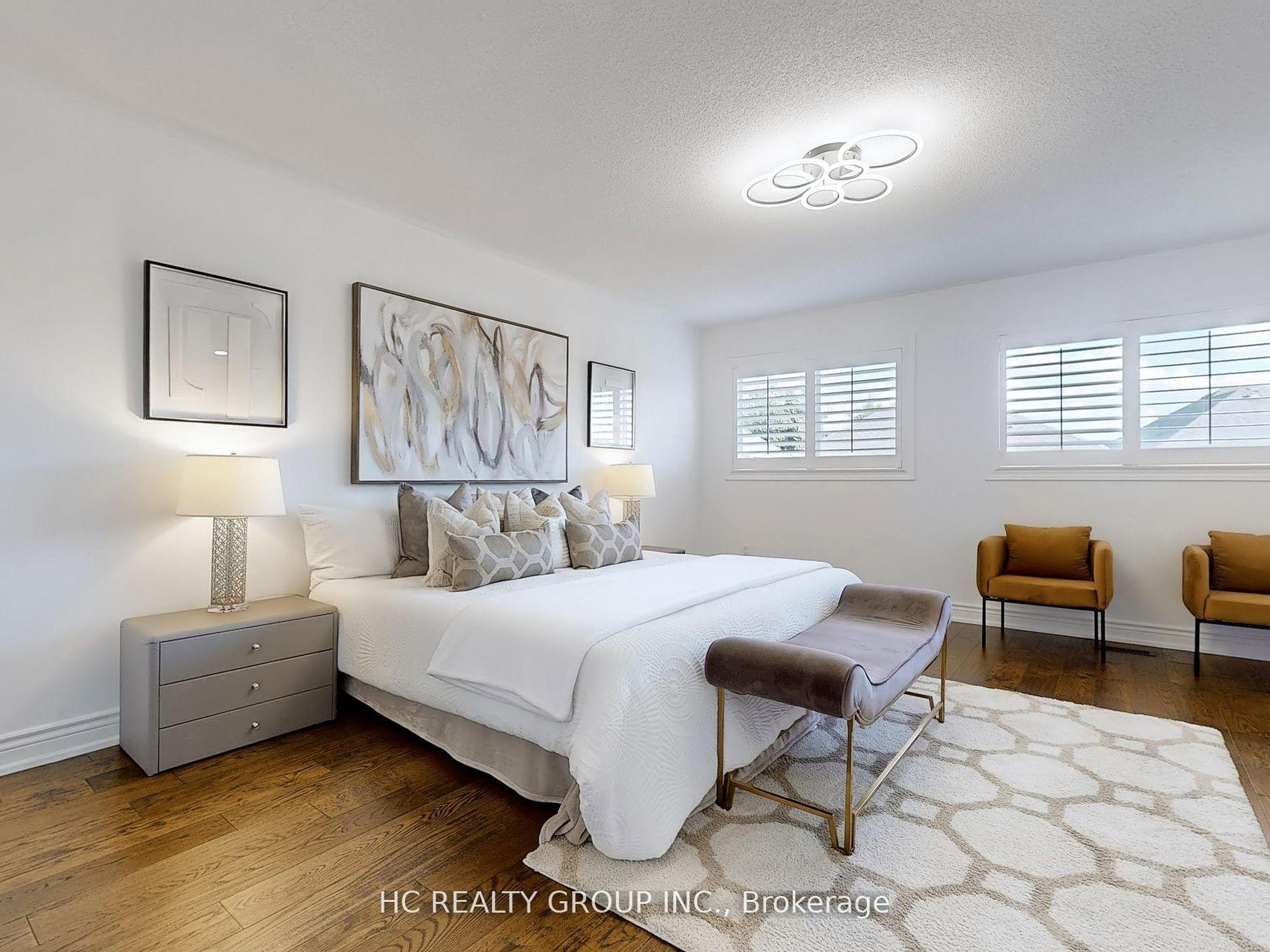 Photo 12 of 247 Dufferin Hill Drive, Vaughan, Patterson — HOMEH