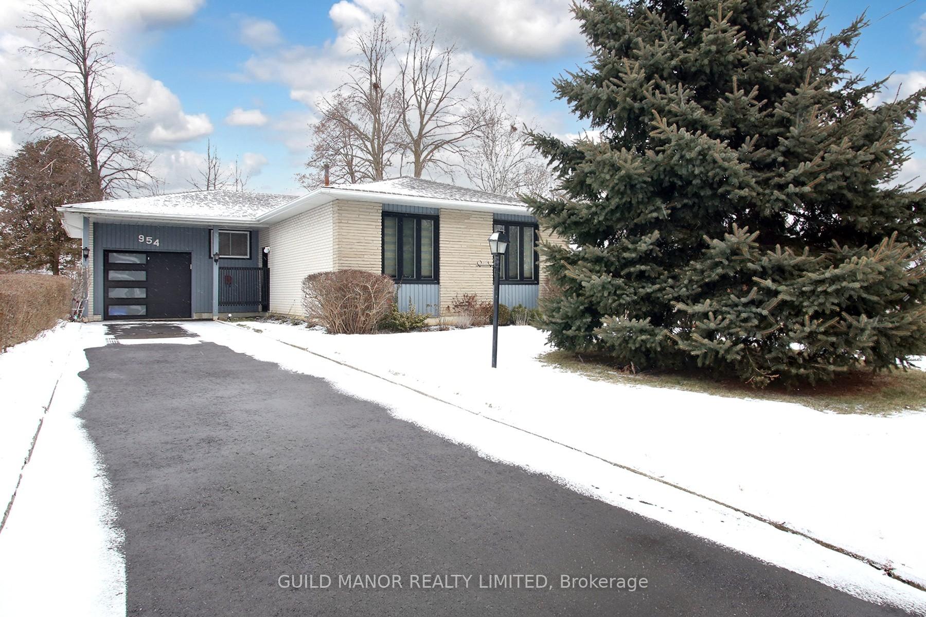 Photo 2 of 954 Timmins Gardens, Pickering, West Shore — HOMEH