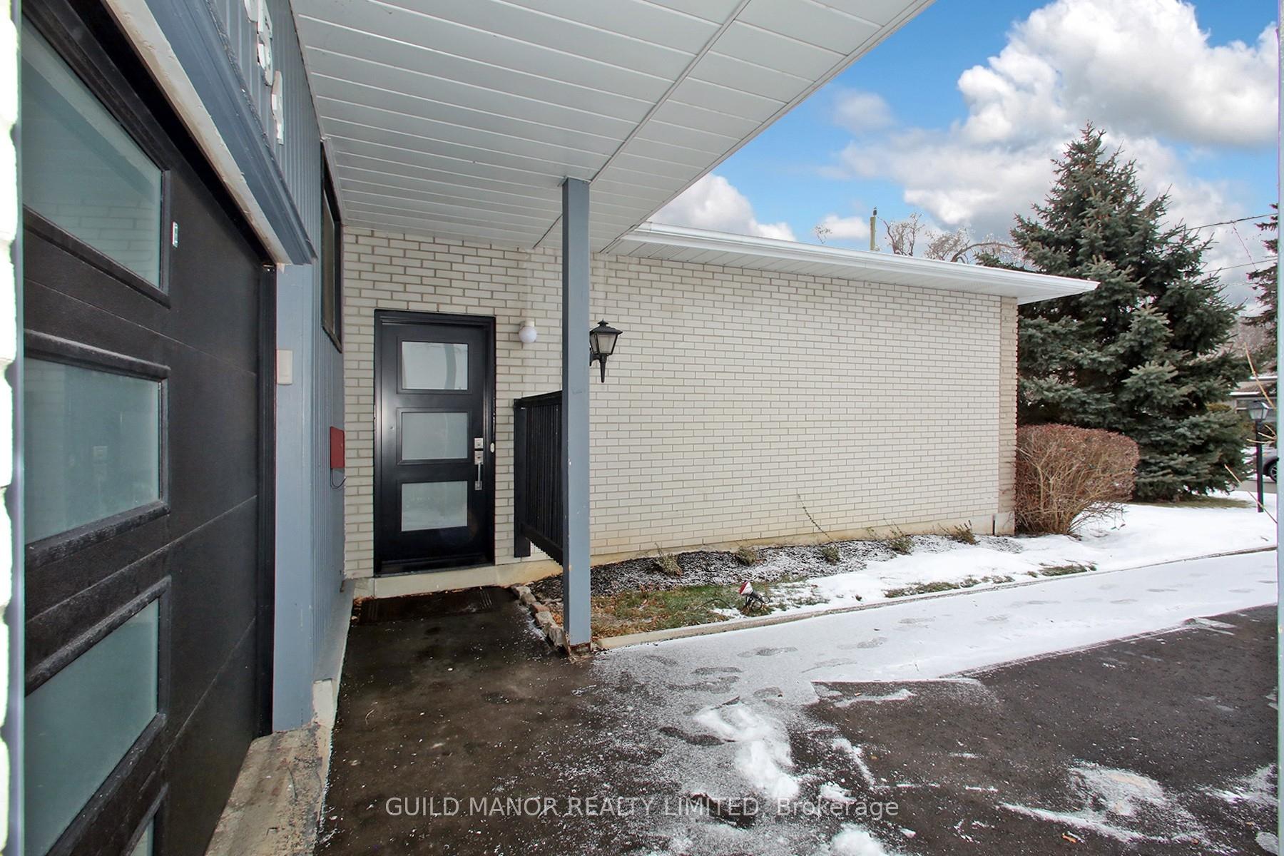 Photo 4 of 954 Timmins Gardens, Pickering, West Shore — HOMEH