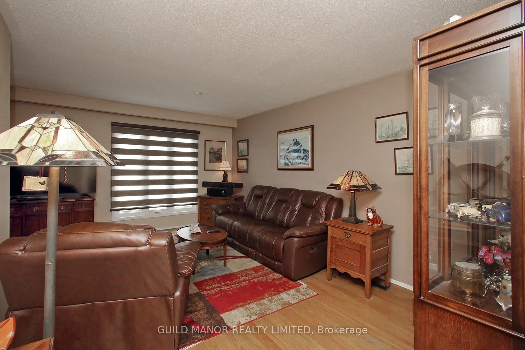 Photo 5 of 954 Timmins Gardens, Pickering, West Shore — HOMEH