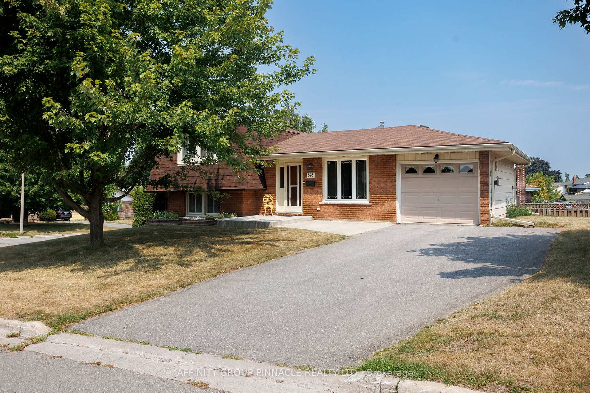 Photo 1 of 573 Saugeen Crescent, Peterborough, Ashburnham Ward 4 — HOMEH