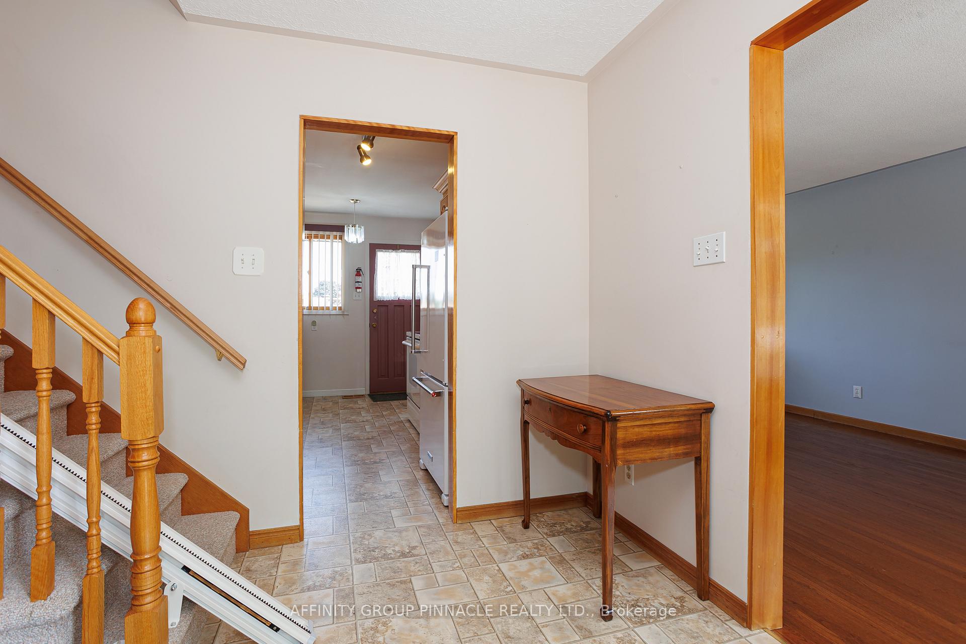 Photo 9 of 573 Saugeen Crescent, Peterborough, Ashburnham Ward 4 — HOMEH