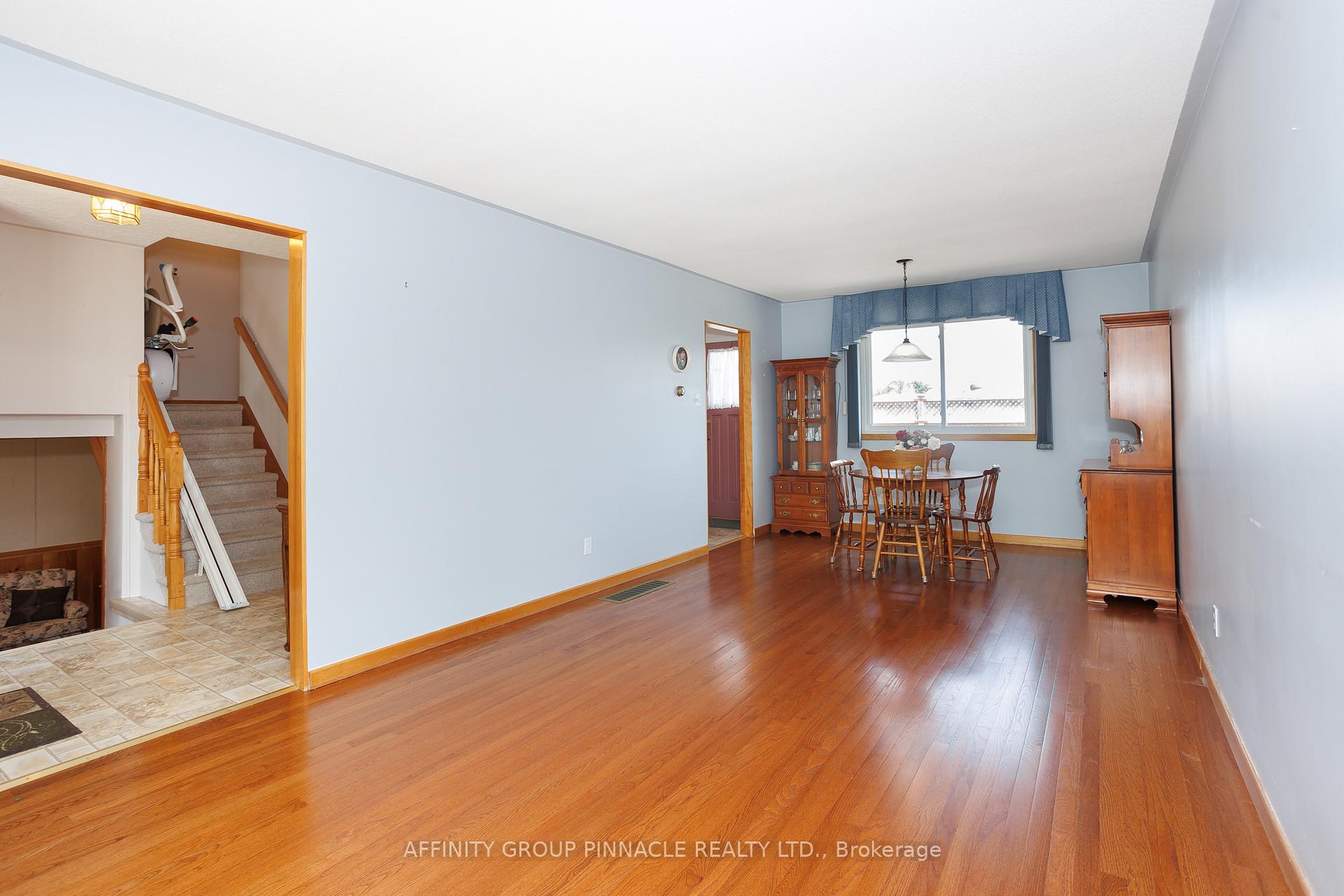Photo 10 of 573 Saugeen Crescent, Peterborough, Ashburnham Ward 4 — HOMEH