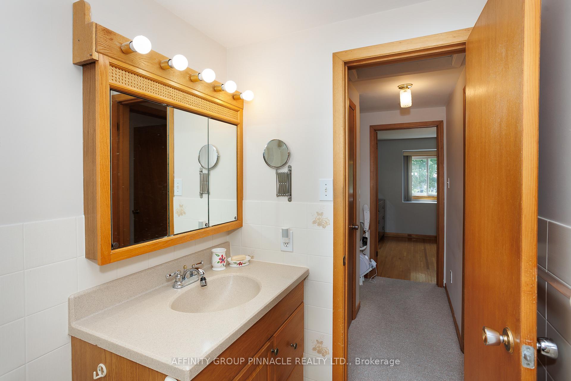 Photo 25 of 573 Saugeen Crescent, Peterborough, Ashburnham Ward 4 — HOMEH