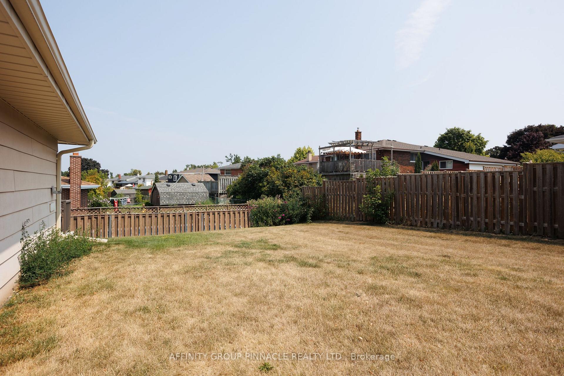 Photo 38 of 573 Saugeen Crescent, Peterborough, Ashburnham Ward 4 — HOMEH