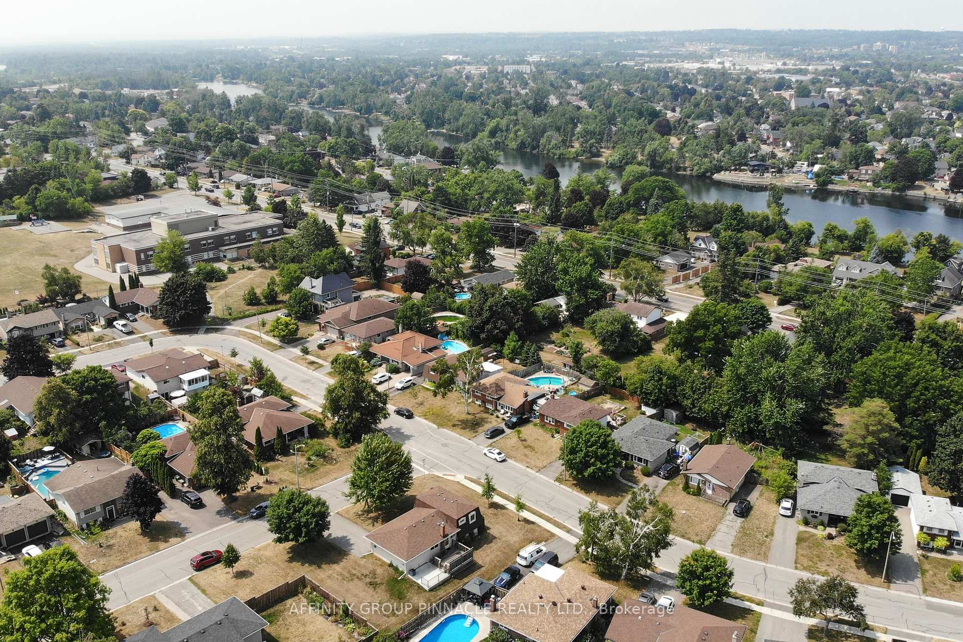 Photo 43 of 573 Saugeen Crescent, Peterborough, Ashburnham Ward 4 — HOMEH