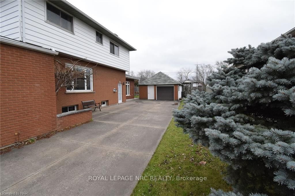 Photo 2 of 326 Crowland Avenue, Welland, Lincoln/Crowland — HOMEH