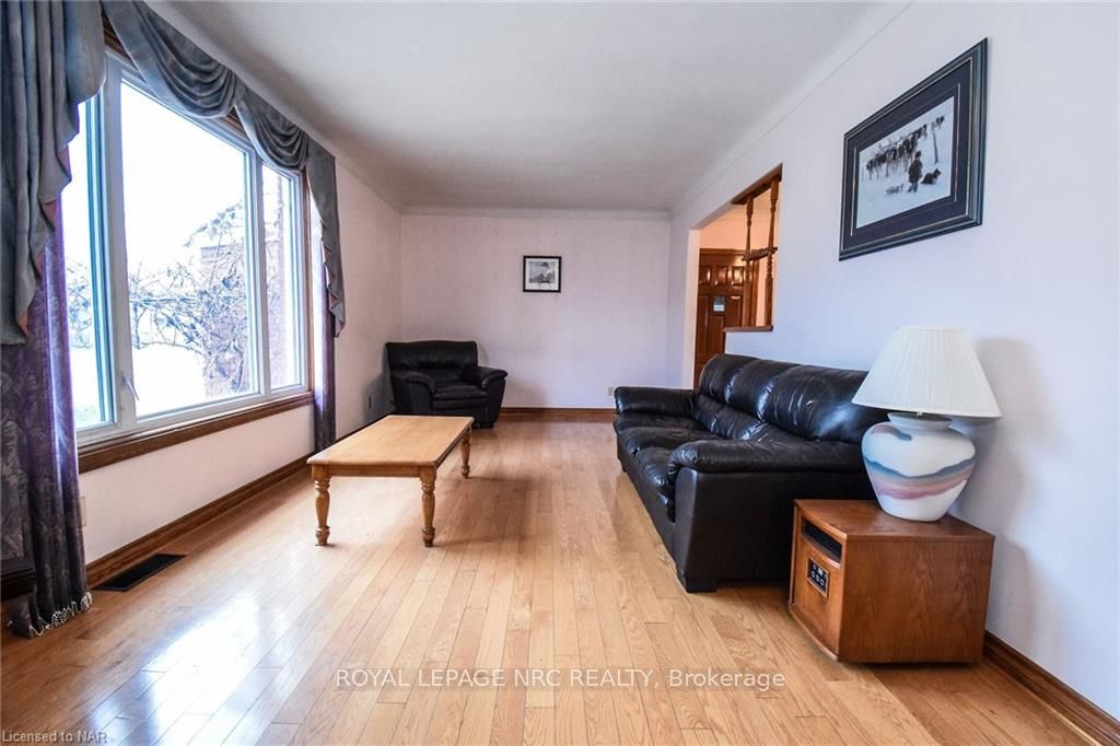 Photo 5 of 326 Crowland Avenue, Welland, Lincoln/Crowland — HOMEH