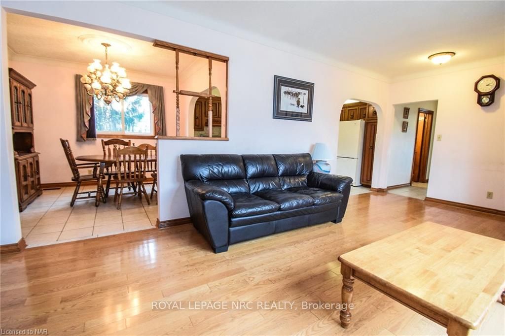 Photo 7 of 326 Crowland Avenue, Welland, Lincoln/Crowland — HOMEH